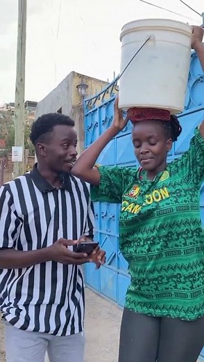 Scratch my back I scratch your back #comedy #funny #memehub #viral #youtubereels #comics #explodetv