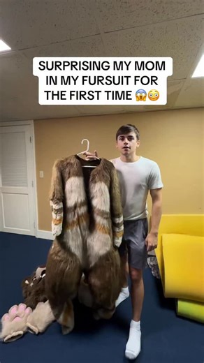 Surprising my mom in fursuit for the first time 🥺😳 wait for her reaction! #furry #fursuit #mom #furryfandom #reels | Brotherboofer