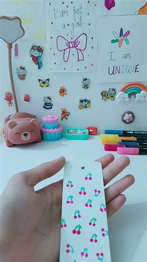 "Let's make a pretty bookmark"✨🌸#cute#bookmark#beautiful#creativeideas#aestheti#minimalvibes#craft