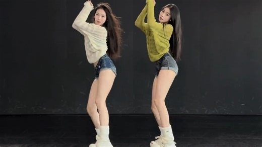 【1126/🌶️C颖 Emily~】10000个妹子收藏计划第1126期，一次一个妹子全套看个够-牙牙籽-牙牙籽-哔哩哔哩视频