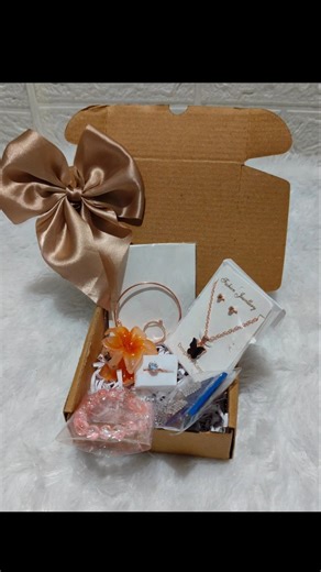 HAMPER'S AT JUST Rs 129/-🎁