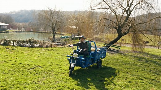 Proiectat simplu și durabil, Triciclul electric Cargo 500 este ușor de manevrat și foarte versatil, fiind ajutorul perfect în ferme sau în gospodăriile proprii! Comandă-ți și tu propriul Triciclu Electric! ☎️ 40 742 533 608 👉𝐏𝐑𝐄𝐓 : 𝟓𝟗𝟎𝟎 𝐋𝐄𝐈 𝐜𝐮 𝐓𝐕𝐀 🚛 Posibilitate transport la domiciliu cu flota proprie. 🔧Service la domiciliu cu personal calificat. www.moveeco.ro | Triciclu Electric Move Eco Romania