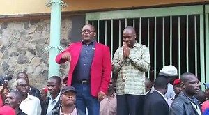MDC secretary general Douglas Mwonzora has abandoned his bid to challenge for Nelson Chamisa’s job, telling party supporters in Mutare Sunday he has struck concessions with the MDC leader to try and keep his current job as the party’s chief administrator. https://www.newzimbabwe.com/watch-mwonzora-dumps-chamisa-challenge-opts-to-remain-sg/ | New Zimbabwe.com