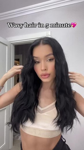 Wavy Hair Styling Tutorial in 5 Minutes
