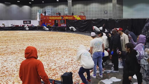 This pizza is 132 feet across and bigger than Italy’s record - sorry Rome