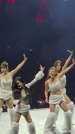 TWICE "I Can't Stop Me" NYC Day 3: That transition! 🎞️🤩