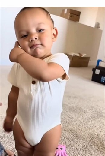 Resenha na lajs baby dance #capcut #capcutpioneer #capcutforus #aidance #babydance