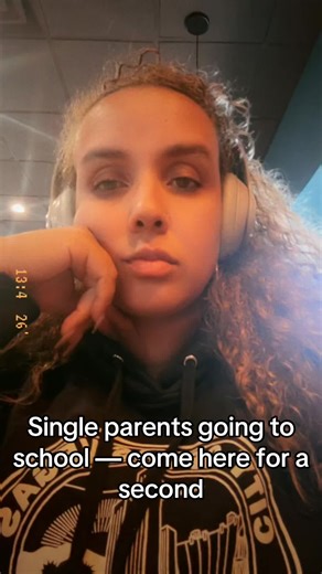 We’re out here raising kids, doing homework after bedtime, showing up to class tired but still pushing. And honestly… it gets real lonely doing all this by ourselves. So if you’re a single parent juggling school, work, and life — tap in. Drop a comment. Let’s be each other’s support system. 😄😁#fyp #gradstudent #therapytiktok #parentsoftiktok #workingparents