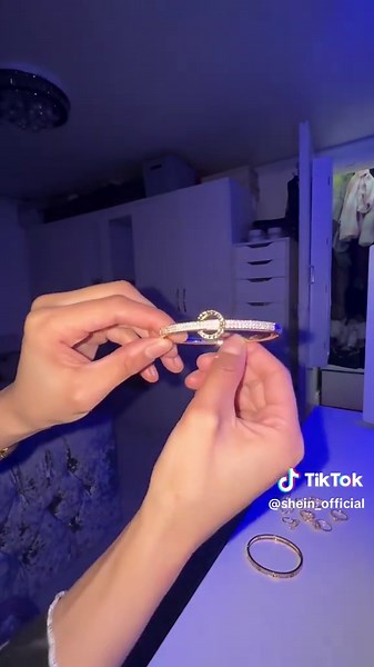 Eye-Catching Home Decor Accessories from SHEIN