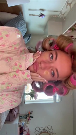 ・✧˚₊‧ 𝗇𝖾𝗐 𝗏𝖼 ! ꒱ — ꒰꒰ ࣪₊🧖🏼‍♀️ ›› i cant stop posting makeup / hair vcs loll! ｡⋆｡ ﾟ☾ ﾟ｡⋆ 𝗍𝗋𝖺𝖽𝖾𝗌 : ✔️ ꒦꒷ 𝖼𝖺𝖿𝖾 : 𝗈𝗉𝖾𝗇 ! ꒷₊˚ ✦ ·˚ ༘ 𝖽𝖾𝗌𝖼 - 𝗆𝖾 / 𝗇𝗈𝗍 𝗎𝗌𝖺𝖻𝗅𝖾 ೃ࿔*:･ #vcsvanilla #vcs #freevcs #aesthetic #cremadecoco #fp #actives #fyp #foryoupage #blowup #viral #popular #vcforyou