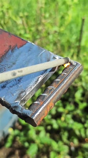 share the best iron welding techniques in the world without using reinforced concrete #welding #viral #reels #steel #WelderTricks