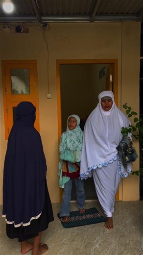 Alisha's Taraweeh at the Mosque Next Door #fasttaraweeh