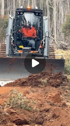 EarthmovingEquipmentAustralia on Instagram: "Massive Power ✅ Unrelenting Hydraulics ✅ Pushing Dirt with the industry-first Case Minotaur DL550 delivered to GWD Earthmoving in Oberon, NSW 😍 In stock now, contact EEA 🇦🇺 📲 1300 332 287 💻 www.eeaustralia.com.au/product/case-dl550-minotaur #case #caseconstruction #trackloader #positrack #onsite #newmachine #excavatoroperator #earthmoving #civilcontractors #civilconstruction #diggingholes #newmachine #earthmovingaustralia #heavymachinery #heavyeq