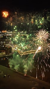 New Years eve fireworks at Saint John NB. Hello 2026! We're ready for you! My goal for this page. 1 year from now, i'll have 5,000 followers.. 🙏 #SaintJohn #NewBrunswick #Fireworks #NewYear #DroneShot #SJBoardwalk | Renzbu WildLens