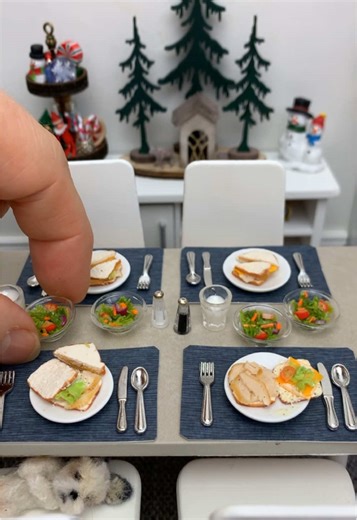 Leftovers made tiny! 🦃✨ Turning tiny turkey into the cutest mini sandwiches #littlethings #miniature #dollhouseminiatures #christmas2024 #myminiaturelife