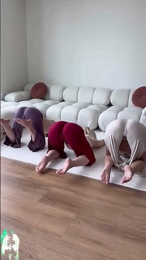 Puppy Pose Stretch with 🧘@Lillies Yoga @SageSplits #yoga #yogagirl #flexibility #yogaflow #yogapose