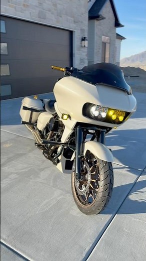 Öhlins best bagger suspension to date. Blacked out💪🏻😤 #diy #performancebagger #roadglide #ST #HD