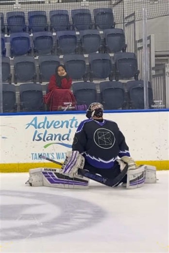 Ice hockey goalkeeper live in their own world #nhl #goalkeepers #goalies #hockey #usa🇺🇸