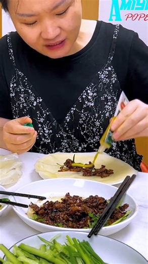 7.7K views · 95 reactions | A roll of stir-fried vermicelli cake with soybean sprouts is so delicious | Amiya Pope | Facebook