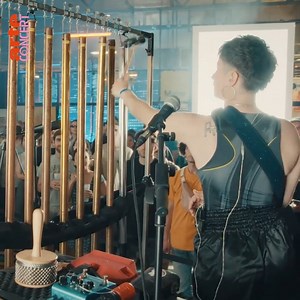 Lucie Antunes fait passer la batterie sur le devant la scène ! Son concert dans Ground Control : bit.ly/AntunesGC | ARTE Concert