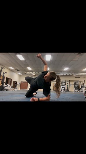 Jaimie Lafler | DNS Star Plank Tutorial: 1- side plank from knees 2- side plank from knees with top hip and arm “open” (this is the star plank finishing... | Instagram