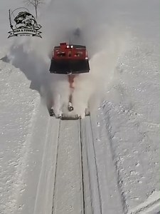 274K views · 3K reactions | Watch these powerful trains slice through mountains of snow like it’s nothing! ❄️ #trains #winterstorm #satisfyingvideo #railway #snowclearing | Fish & Funnies | Facebook