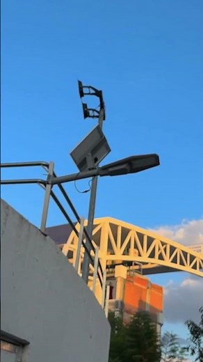 Instalación técnica de lámparas exteriores solares