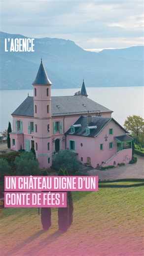 L’agence 🎥 on Instagram: "@martin__kretz nous transporte dans un conte de fées ! ⁣ Et ce château, on l'achète non ? 🥰⁣ ⁣ 𝙇’𝘼𝙜𝙚𝙣𝙘𝙚, la SUITE de la nouvelle saison, demain soir sur TMC et TF1+ !"