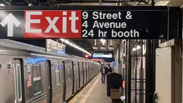MTA conductor attacked, robbed while operating F train in Park Slope, Brooklyn