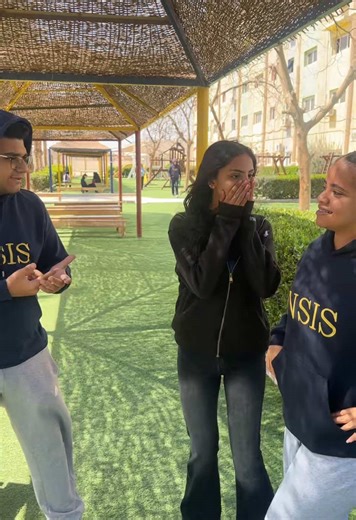 استعراض تمثيلي في مدرسة شروق
