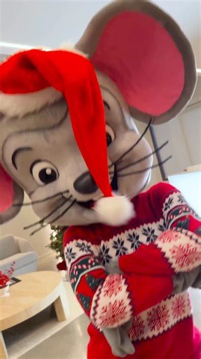 ABCmouse | Everything's jolly 🎄Merry Christmas everyone! #katseye #gnarly | Instagram
