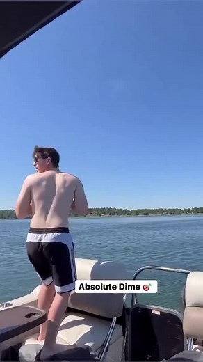 1.2M views · 10K reactions | Timing on point 奈 (via goldyfootball/IG) | The Checkdown | Facebook