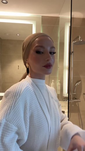 Rosie stanza (@rosiestanza)’s videos with Miguel - Sure Thing - StyleBuyNetwork