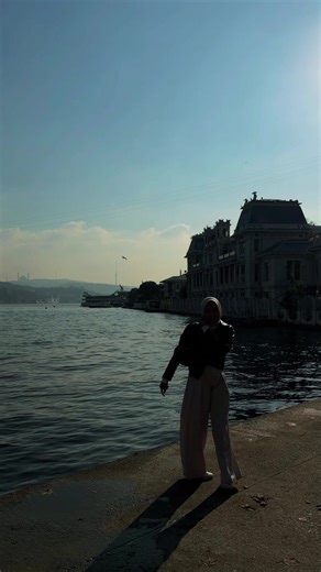 It’s such a privilege to have parents who always support you and never limit your dreams to explore the world. Alhamdulillah punya orang tua yang ga pernah bilang “tidak” kalau misal mau explore suatu negara atau pergi kemanapun itu, karna mereka percaya bahwa pengalaman dan pembelajaran akan selalu didapatkan saat perjalanan tersebut. ga pernah berhenti bersyukur karna dapat merasakan hal ini, semoga kita semuanya bisa merasakan nikmat yang sama. #travel #europe