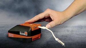 Dein FEIN Akku als Ladegerät: Mit dem kompakten USB-Adapter und dem 3-in-1-Ladekabel von FEIN geht das ganz einfach – das Video zeigt es dir: ➡️🎬 #feinpowertools #cordlesspowertools #allyouneedisorange #itsallfein | Fein