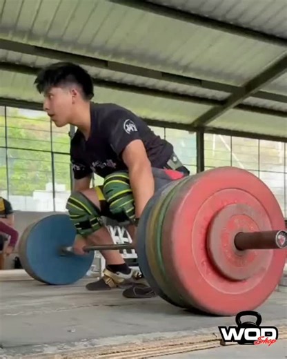 Mira como nuestro atleta Jhonatan Molina realiza este impresionante panda pull con nuestros super combos 💥 ▪️Rodilleras Hulk Style para una protección total ▪️Cinturón RX para un soporte inigualable ▪️Straps Super Hero Style para un agarre perfecto ¡Aprovecha nuestros precios especiales pre Black Friday y alcanza tus objetivos! ¡No te pierdas esta oportunidad! 💪 #PreBlackFriday #Combos #Fuerza | Wod Shop