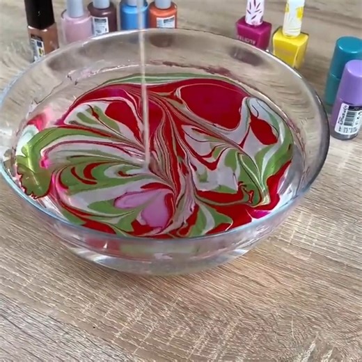 3 Legendary Recycling Ideas with Nail Polishes! Candle, Broken Cup, Soap Dish. | Annemin Tarifleri