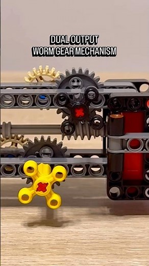 Dual Output Worm Gear Mechanism #lego #legotechnic #mechanical #technic #mechanism #engineering