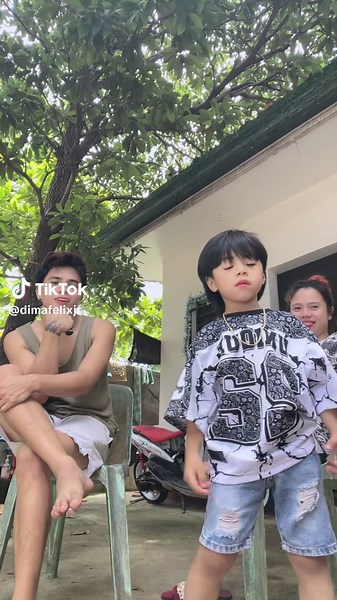 Soda Pop Dance Challenge with Mom and Friends