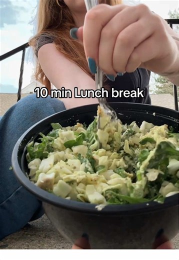 10 Minute Hairstylist Lunch Break