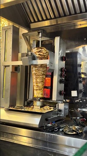 The new viral shawarma cutting machine in Tabuk, Saudi Arabia