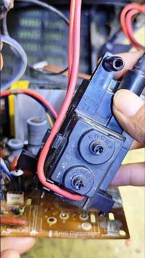 How to Install a Flyback Transformer on an Old CRT TV #soldering #tips #flyback #fbt #automobile