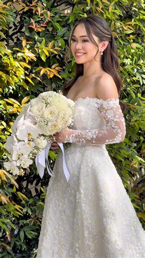 148K views · 1.1K reactions | A wedding gown moment 懶✨ #unboxingweddinggown #rweddingday | SheCapture | Facebook