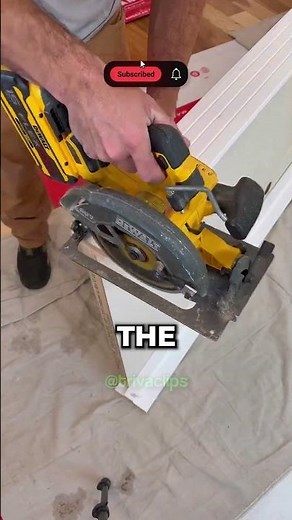 He Hangs Doors Perfectly Using This Simple Trick🚪🔧