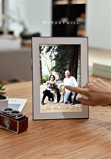 This digital photo frame is going viral right now — it can restore old photos and even has AI interactions. It literally makes your pictures come to life! #DigitalFrame #AI #BlackFriday #ChristmasGift
