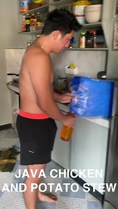 Cooking SPICY JAVA CHICKEN with Papa Elad Vlogs na Bagong Gising PINAGLUTO KO Sila ng Java chicken para maiba namam ang Lunch WAG TOXIC - LUNCH LANG PO YAN WAG PABIBO Sharing ang Cooking for ur Friends is a nice feeling Try nyu din Pagluto mga friends nyu.. | Mia Kaloka Ilocana