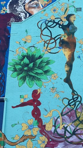 A collaboration between ArtWorks and the Cincinnati Art Museum, “Commons” is the first outdoor mural by internationally acclaimed Pakistani and American artist Shahzia Sikander (@shahzia.sikander), whose work reimagines historic South Asian art forms through a contemporary lens, blending themes of identity, feminism, and transformation. Standing 67ft tall, this mural bridges fine art and public art, celebrating the power of creativity to connect and inspire. Sikander’s design was brought to life