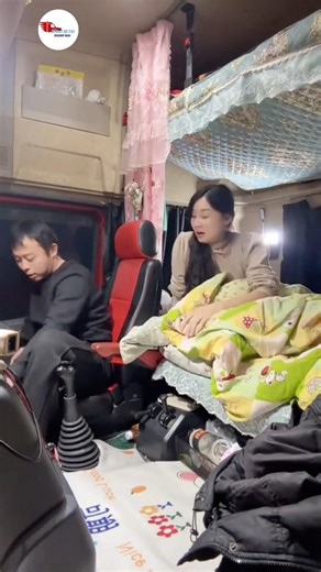 The couple's happy life after many hours of driving ❤️ #girltrucker #automobile #truckdriver #truck