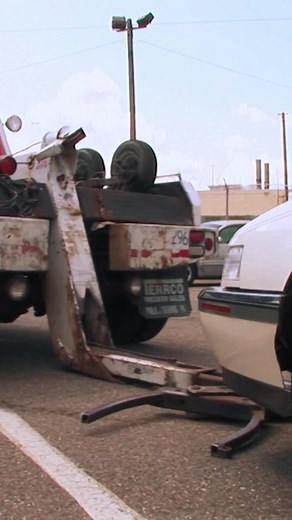 Tow truck driver LOVES her job! | Parking Wars