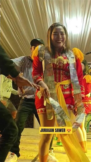 juragan sawer diatas panggung #dangdut #dangdutan #dangdutkoplo #livemusic #covermusiktop